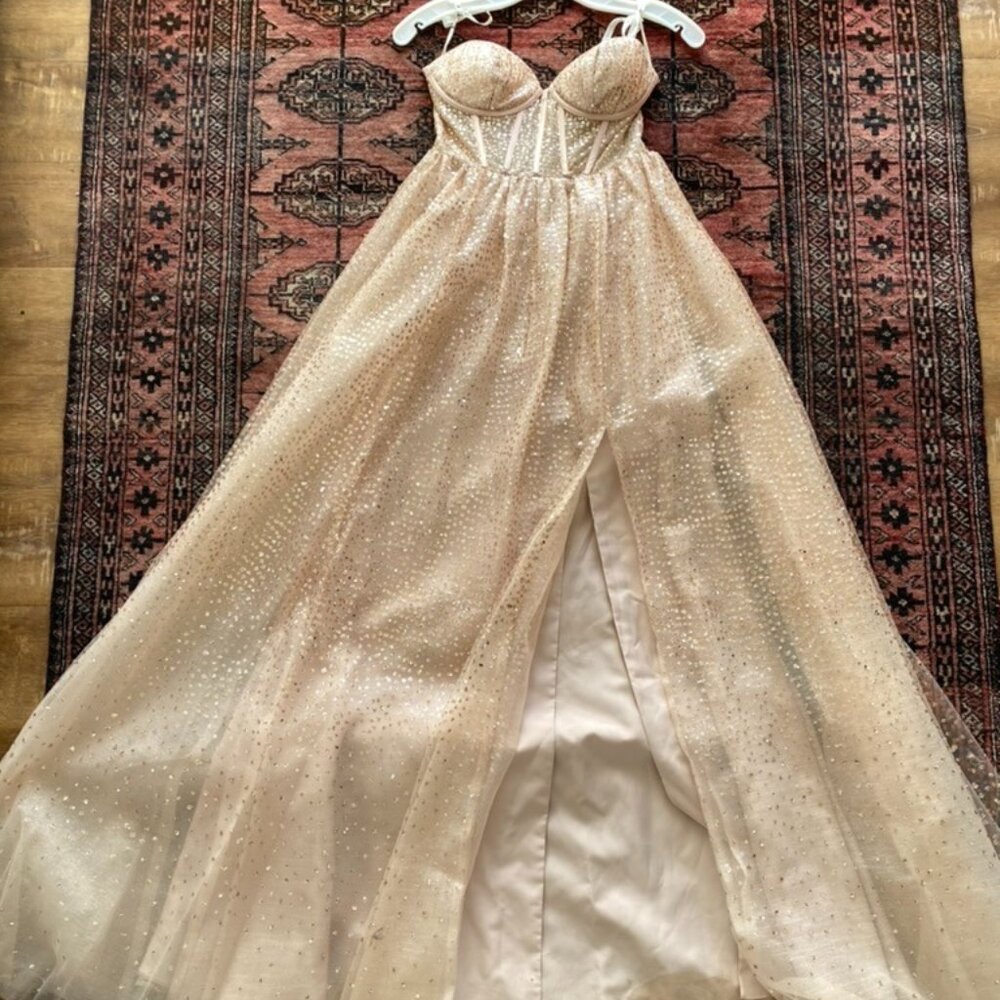 Rose Cream Sweatheart Dress